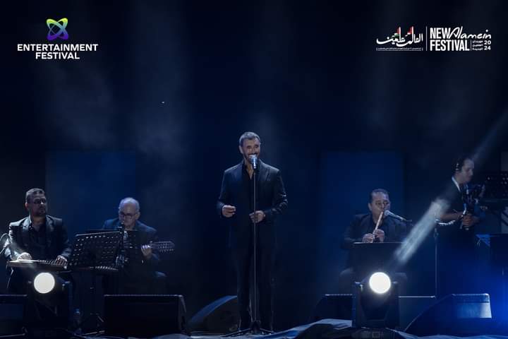 كاظم الساهر يضيء سماء العلمين ... ويطمئن الجمهور إلى صحته (صور)